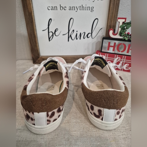 Vinage Havana Star Sneakers, Size 7.5, Leopard Print Sneakers. - Picture 5 of 10